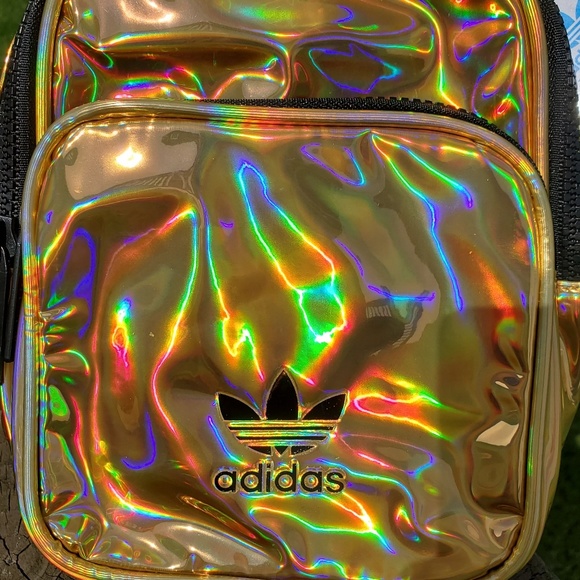 biçim bölüm yozlaşmış adidas hologram çanta sıva abartı Ajans